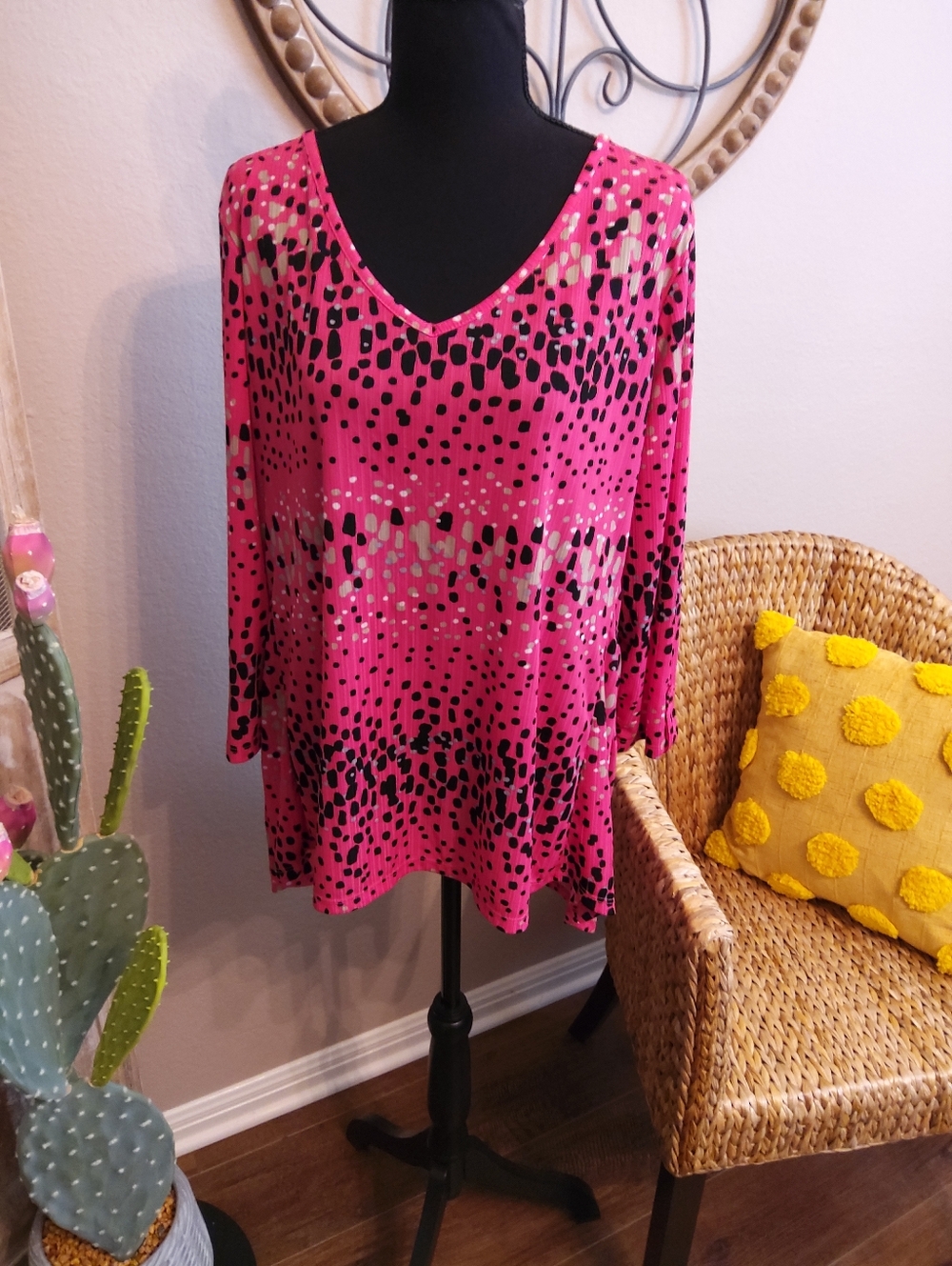 Dana Buchman Pink and Black Print V-Neck Top